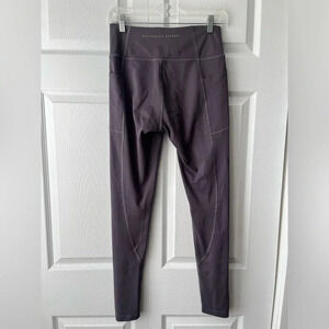 Victoria’s Secret tight purple leggings size 8 with pockets